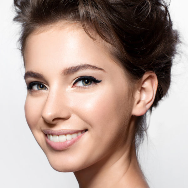 shutterstock_478870633 Model image